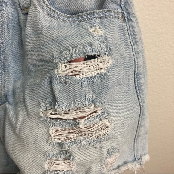 Hollister High Rise Distressed Mom Shorts - Size 26 - Light Blue - Picture 5 of 9